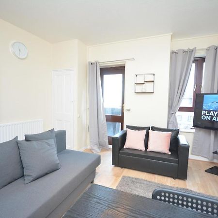 Lovely 4 Bedroom Apartment Close To The City Walking Distance From The Rivere View London Exterior foto