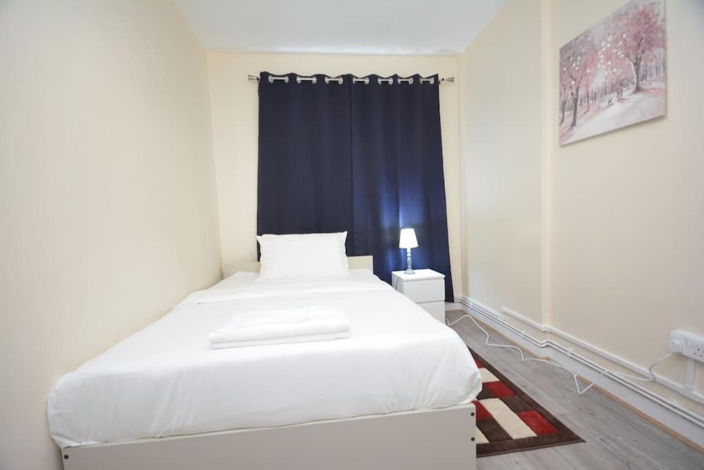 Lovely 4 Bedroom Apartment Close To The City Walking Distance From The Rivere View London Exterior foto