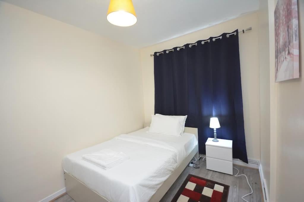 Lovely 4 Bedroom Apartment Close To The City Walking Distance From The Rivere View London Exterior foto