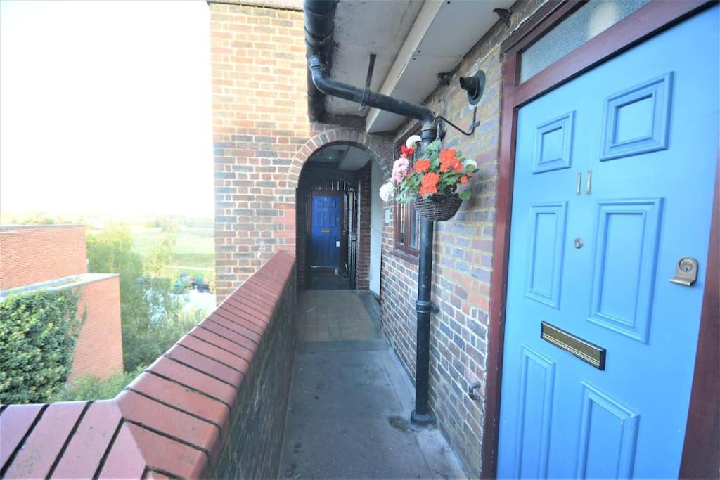 Lovely 4 Bedroom Apartment Close To The City Walking Distance From The Rivere View London Exterior foto